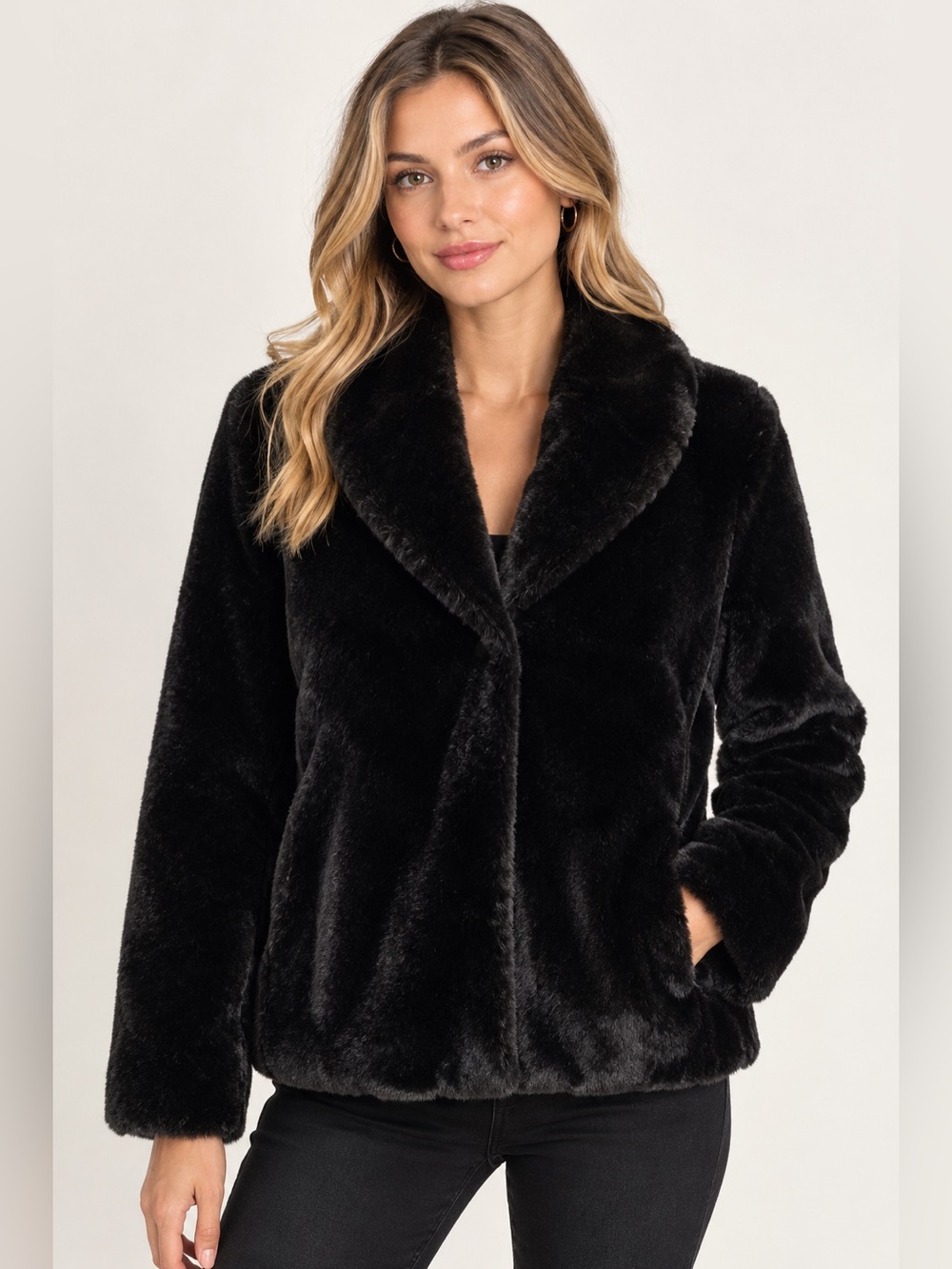 Weatherproof Faux Fur Jacket in Black Size Small Like New